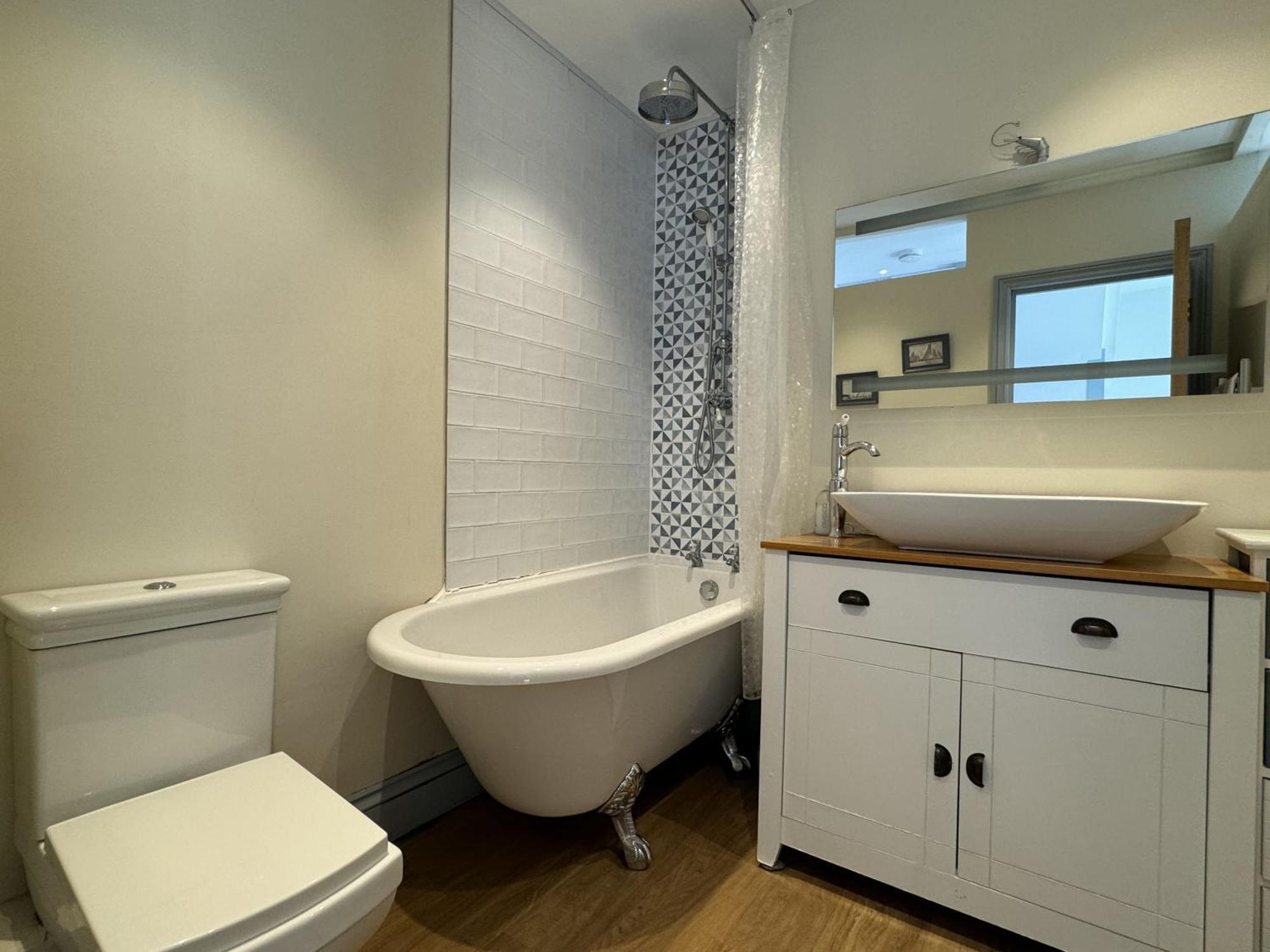 Ferry View - Views Over The Dart, Elegant Three Storey House, Unique Sky Holiday home